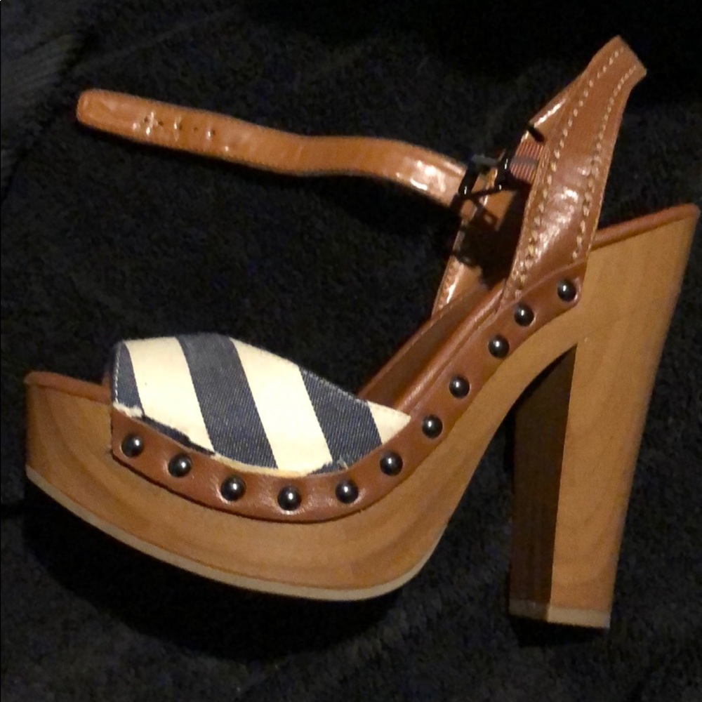 Jessica Simpson platform sandals